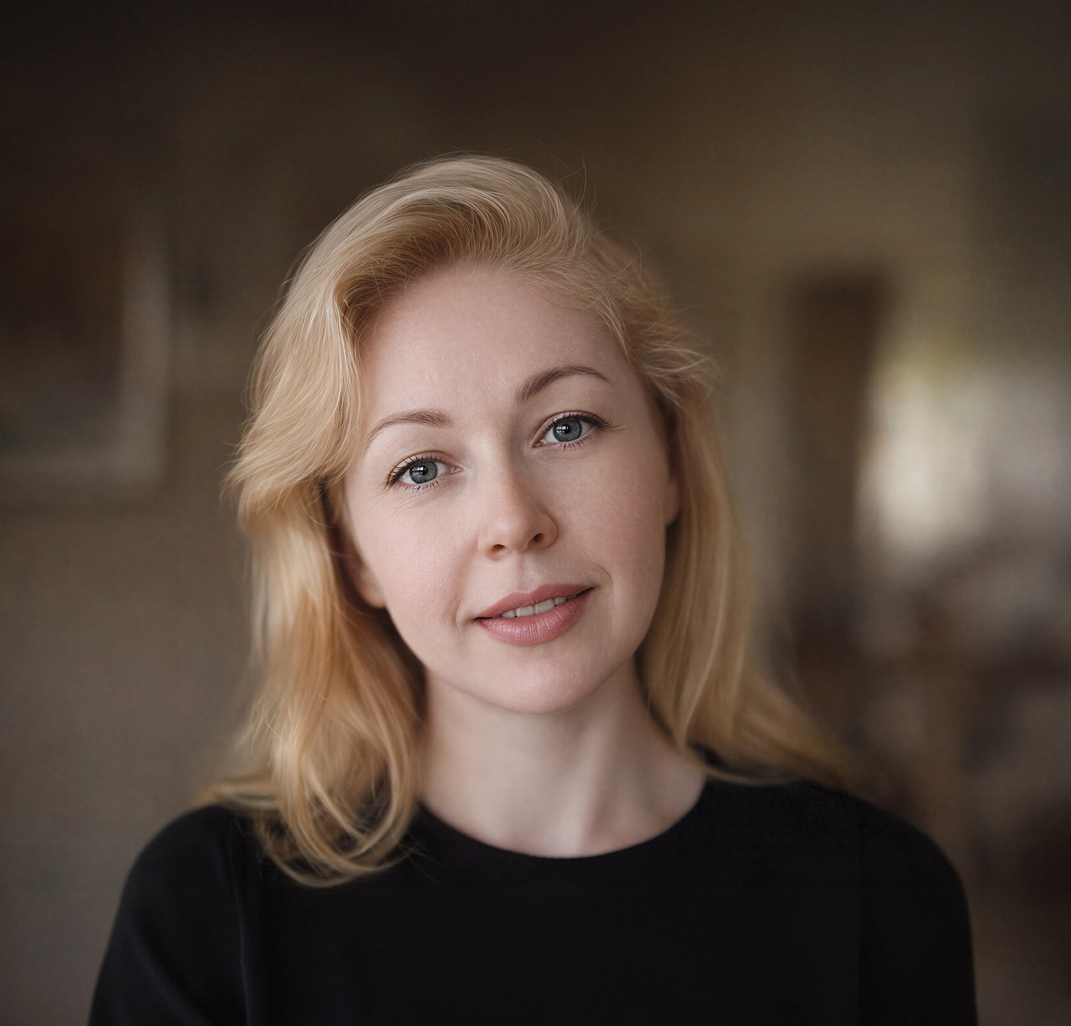 Елена, онлайн лайф-коуч, улыбается на портрете